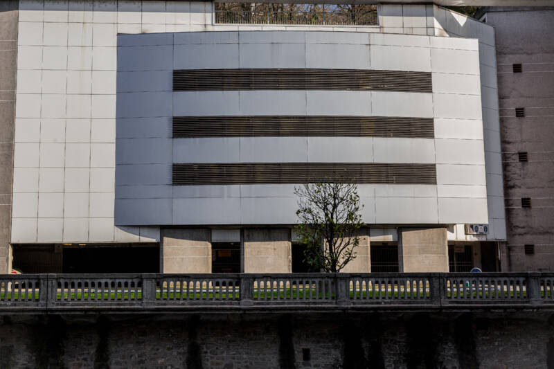 5 Parkings P&eacute;ri