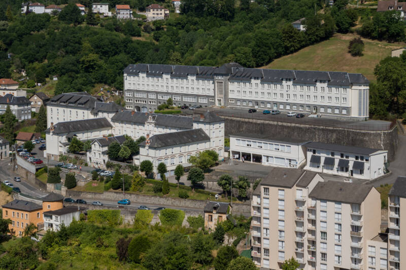 16 Coll&egrave;ge Cl&eacute;menceau